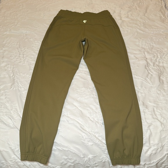 Aritzia Pants Green Size XS - Picture 4 of 4